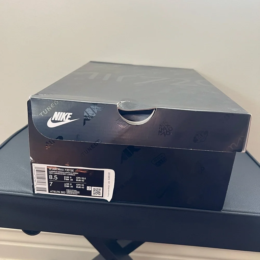 Nike Air Max 720 SE - Size 8.5 Women (US) - Picture 2 of 14